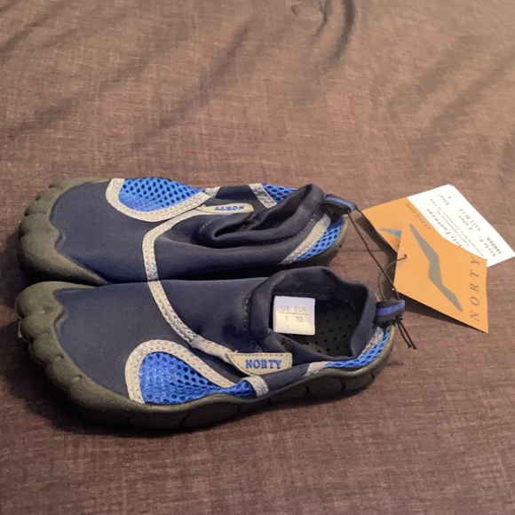 Norty boys water shoes - Picture 3 of 3